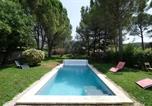 Location vacances Robion - A pretty family house located in a tranquil area with a pretty view of the Luberon range.-1