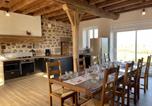 Location vacances Ygrande - Maison de ferme rénovée 18ème avec jardin, cheminée, Wi-Fi et parking - Fr-1-489-433-2