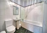 Location vacances Margate - Royal Harbour Retreat - Balcony, sea view property-2