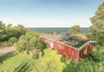 Location vacances Gudhjem - Three-Bedroom Holiday Home In Gudhjem-1