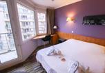 Location vacances  Hauts-de-Seine - Bright studio apartment with parking and balcony-3