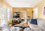 Location vacances High River - Charming Victorian Home in Okotoks Elegant Comfort Modern Convenience-4