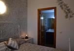 Location vacances Torroella de Montgrí - Casa acogedora con jardín y piscina en zona tranquila cerca de la playa en L'Estartit - Es-323-16-2