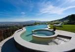 Location vacances Marliana - Casa Loretta, your luxurious getaway with stunning views-3