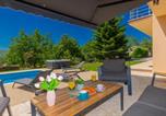 Location vacances Trilj - Beautiful Villa Anatea with pool in Makarska-3