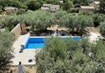 Location vacances Saint-Saturnin-lès-Apt - Gîte dans villa rénovée avec piscine, climatisation et Wifi à Saint-Saturnin-lès-Apt - Fr-1-708-62-1