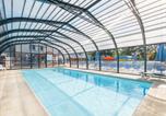 Camping avec Ambiance club Saint-Galmier - Camping Paradis - Les Chanterelles -1