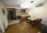Location vacances Kragujevac - Cristal Palace Suites 003-4