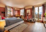 Location vacances Berne - Lake and Mountain View Villa with Whirlpool and Free Parking in Huenibach-1