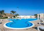 Location vacances Chiaramonte Gulfi - 5 Bedroom Beautiful Home In Ragusa-1