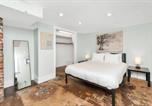 Location vacances Kirkland - Vintage Westlake Hideaway with Patio & Lake Views-2