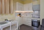 Location vacances Γάζιον - Cozy 1-Bedroom Boutique Apartment with a Patio-4