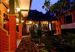 Location vacances Yogyakarta - Kampoeng Djawa Hotel-1