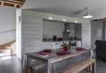 Location vacances  Allier - Gîtes rénovés à la ferme, terrasse et ambiance scandinave - Fr-1-489-79-3