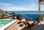 Location vacances Pučišća - Luxury Seafront Villa with Heated Pool, Jacuzzi, Sea View, 150 m from Beach-4