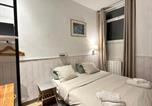 Hôtel Île-de-France - Charles V Marais Apartment-3