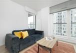 Location vacances Katowice - Spacious Apartment with Parking and access to Gym and Sauna by Noclegi Renters-1