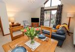 Location vacances  Gare de Cheltenham - The Coach House-1