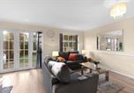 Location vacances Wargrave - 4 Bedroom Family House with Parking and Garden-2