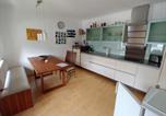 Location vacances Sankt Margarethen im Lungau - Villa Mountain View with waterbed-2