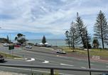 Location vacances Mooloolaba - Stylish getaway, beach views, 2 mins from shops-2