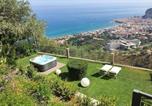 Location vacances Cefalù - Seafront Villa in Cefalu with Private Jacuzzi-1