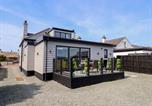 Location vacances Llanbadrig - Bronallt-1