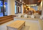 Location vacances Bandung - Sunshine City View Villa 6 Bedrooms With a Private Heated Swimming Pool-1