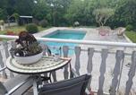 Location vacances Capvern - Villa spacieuse avec piscine privée à Saint-Laurent-de-Neste-1