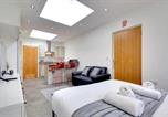 Location vacances Cambridge - Pass the Keys Central Modern Cabin on Mill Road-2