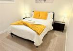 Location vacances High River - Modern Seton Suite Kitchen Laundry Tv-2