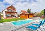 Location vacances Gyenesdiás - Holiday home Mathion with heated Pool - Biro Tours nr 73-1