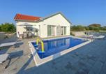 Location vacances Privlaka - Seaside luxury villa with a swimming pool Privlaka, Zadar - 18508-3