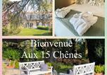 Hôtel 4 étoiles Chambretaud - Les 15 Chenes Chambres d hôtes, parc arboré de 5000 m2 à 20km du Puydufou Une suite familiale et 3 chambres doubles-1