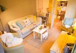 Location vacances Le Ménil - Gîte montagnard confortable avec terrasse et Wifi - Fr-1-589-751-1