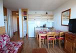 Location vacances Chamrousse - Bel appartement 2 pièces au pied des pistes, balcon, animaux non admis FR-1-340-248