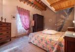 Location vacances  Province de Pesaro et Urbino - Apartment in Villagrande with Pool & Garden-4