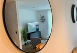 Location vacances Birmingham - Cozy one bedroom with a Big Balcony and parking-3