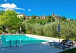 Location vacances Paciano - 4 Bedroom Lovely Apartment In Paciano-1