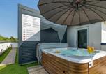 Location vacances Jugovzhodna Slovenija - Rooftop Home With Whirlpool & Sauna - Happy Rentals-2