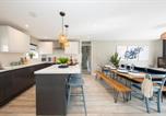 Location vacances Bosham - Bosham 3 Br Beach House with Garden & Playhouse-1