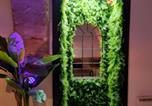 Location vacances Grans - Love Room 70m2 Spa Privé jacuzzi-3