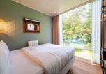 Location vacances  Hainaut Province - Enchanting treehouse for family by Belvilla, cleaning included-3