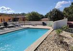 Location vacances Barjac - Maison familiale spacieuse avec piscine à Vagnas-2