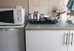 Location vacances Soccer city - Cozy Private Studio Flat in Westdene, Johannesburg-3