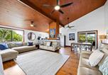 Location vacances Alexandra Headland - 5 bedroom home close to beach, pool and pet friendly-1