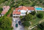 Location vacances Buje - Pet Friendly Home In Buje With Private Swimming Pool, Can Be Inside Or Outside-1