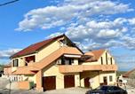 Location vacances Ravča - Holiday Home Rocca with pool-2