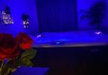 Location vacances  Jaworzyna - Willa Anna Bukowina Jacuzzi & Sauna-2
