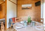 Location vacances Plonéour-Lanvern - Chalet avec Terrasse à Tréguennec pour 4 personnes - Api-1-52-944-3